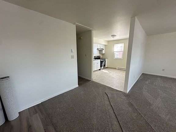 4th image of 815 W 2nd St #2