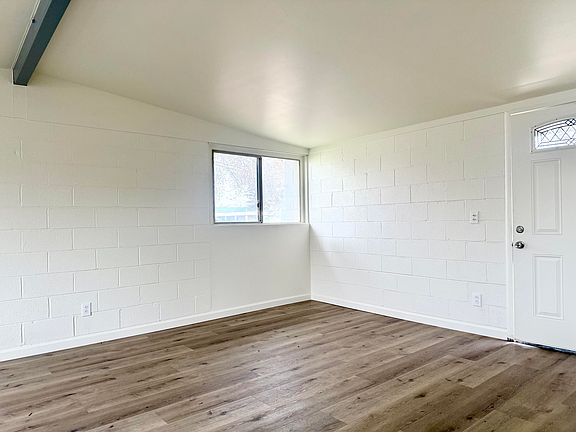 3rd image of 210 Sequoia Drive