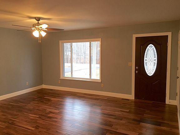 3rd image of 1002 Oswego Cir