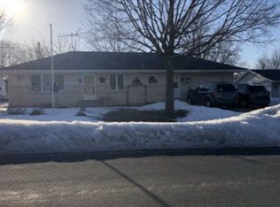 306 Elm St N, Belle Plaine, MN 56011