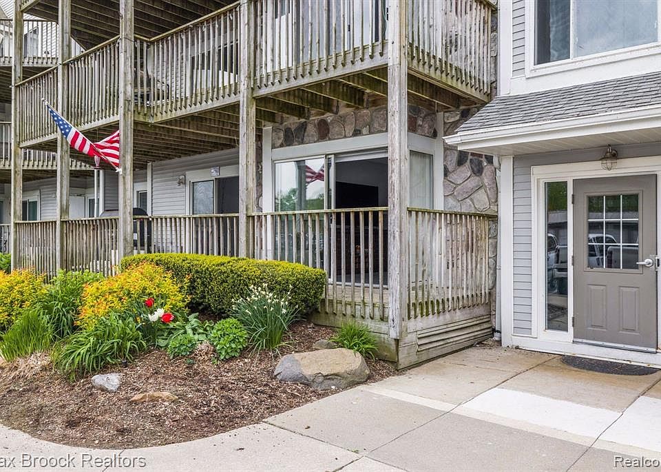 37522 Jefferson Ave APT 101, Harrison Township, MI 48045 Zillow