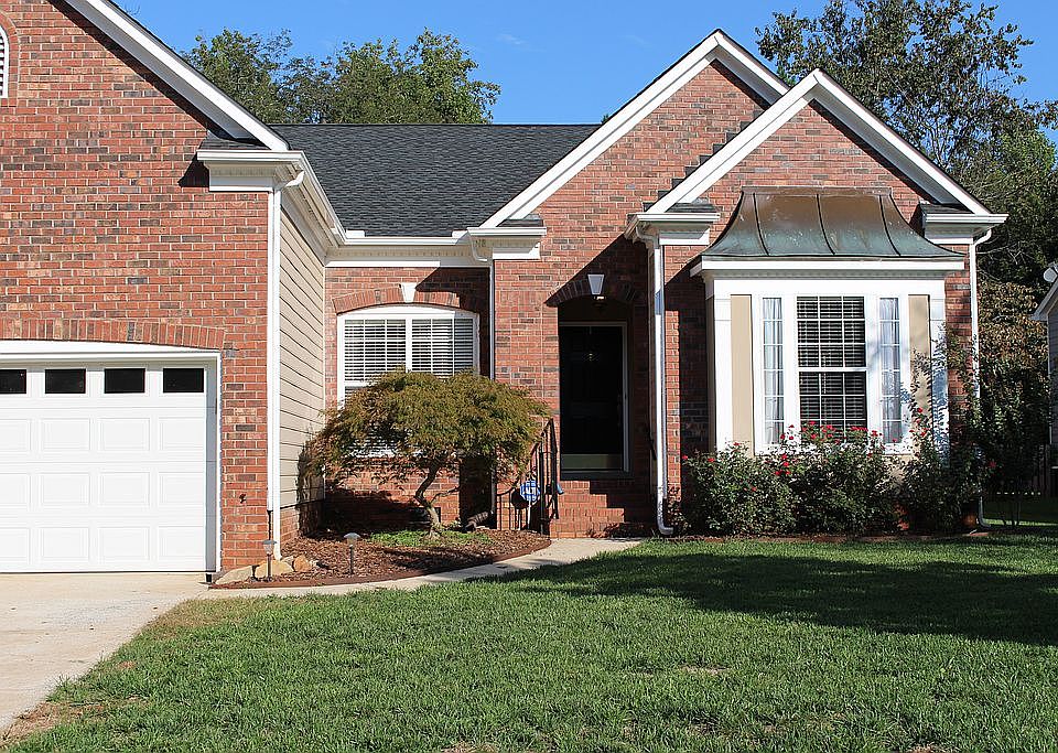 1st image of 2862 Redfield Dr