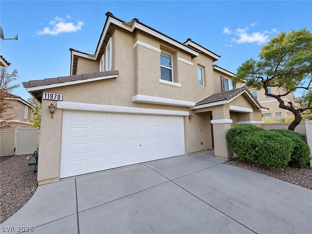 3 bed, 2.5 bath, 1354 sqft, $1,995 — Photo 2