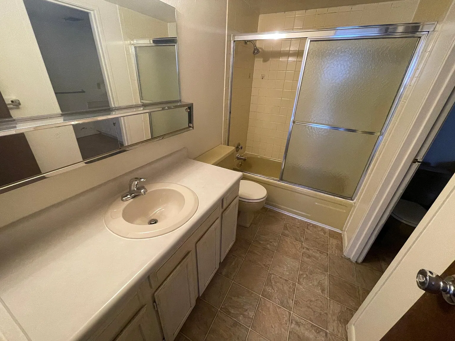 2 bed, 1.5 bath, 1184 sqft, $2,950 — Photo 4