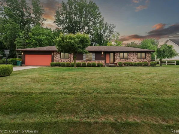 35101 Park Pl, Romulus, MI 48174