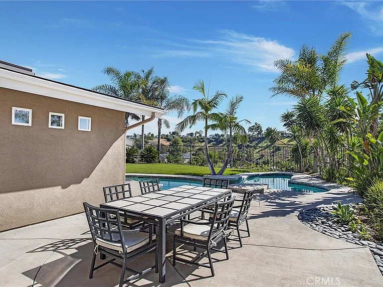 24216 Las Naranjas Dr — Photo 16