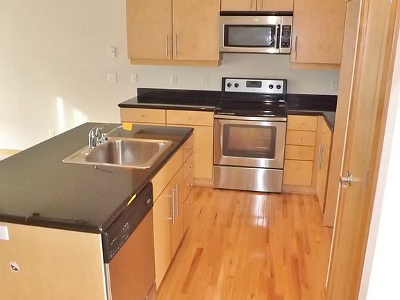2nd image of 2520 Jefferson Ave Unit C