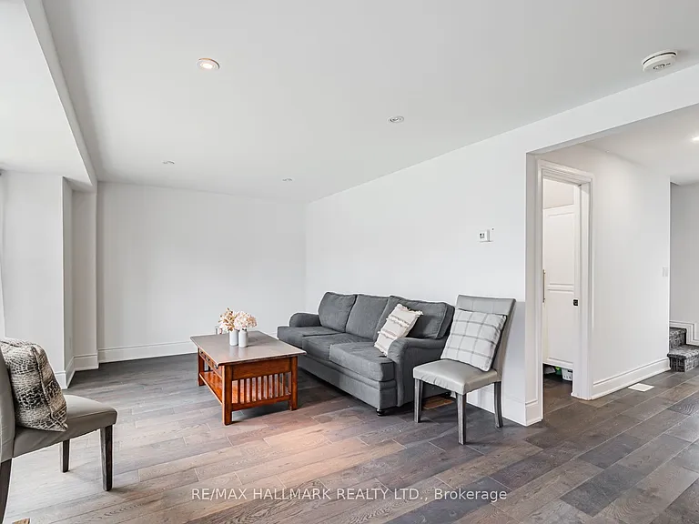 82 Ellington Dr #UPPER — Photo 7