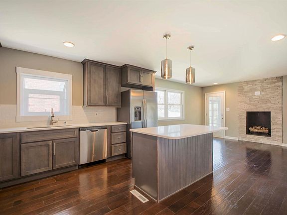 2nd image of 765 Rebecca Dr
