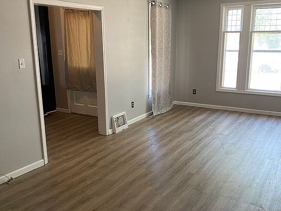 4th image of 416 Blunt St