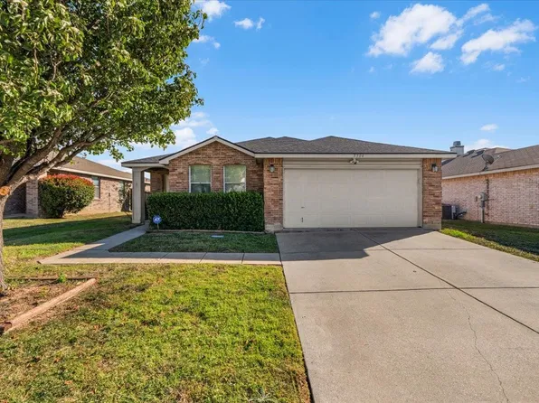 5304 Mineral Creek Dr, Fort Worth, TX 76179