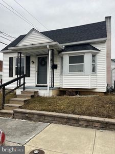 24 S College St, Palmyra, PA, 17078