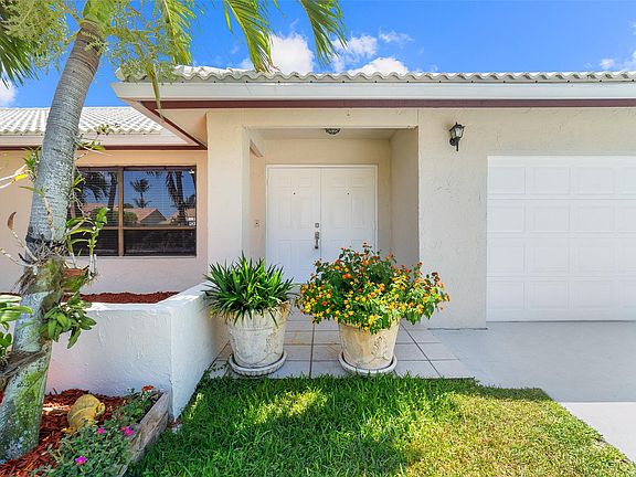 2nd image of 9216 Sun Pointe Drive