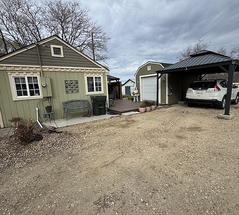 2nd image of 12422 W Iowa Ave