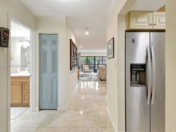 3605 S Ocean Blvd APT 206, South Palm Beach, FL 33480