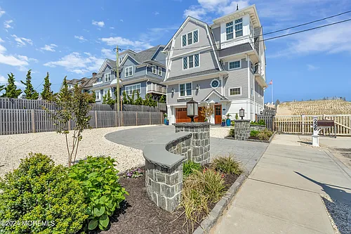 226 Dune Ave Photo 1