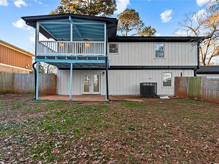 2304 S Hairston Rd — Photo 20