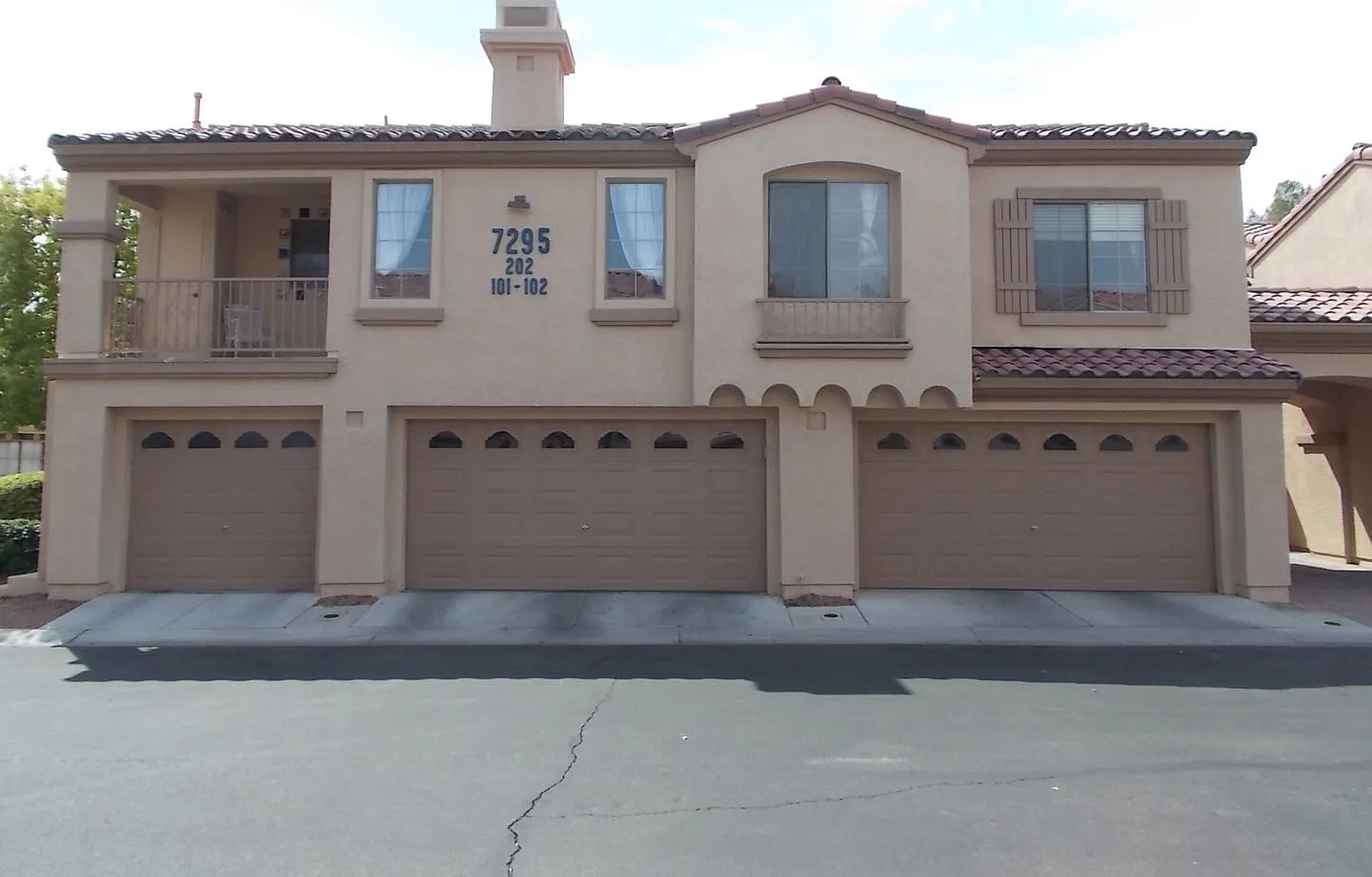 Move-In Ready 2BD/2BA Corner-Unit Condo in Guard-Gated Painted Desert! — Photo 1