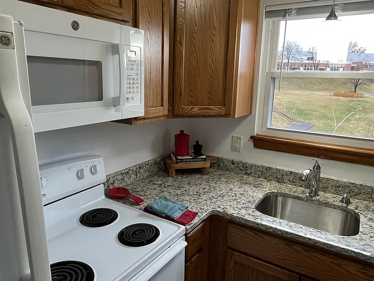 1413 Grace St #A — Photo 4