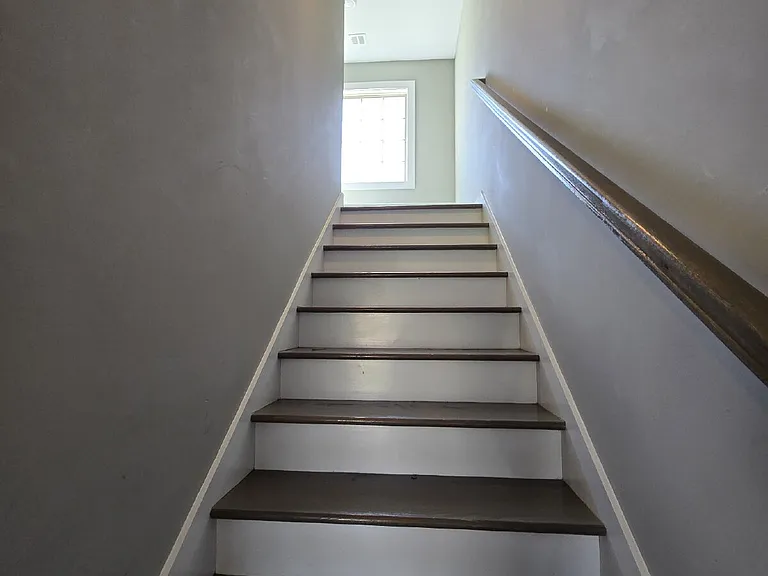 414 Oak St — Photo 13