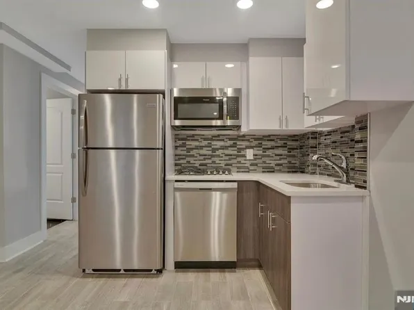 55 Wayne St, Jersey City, NJ 07302