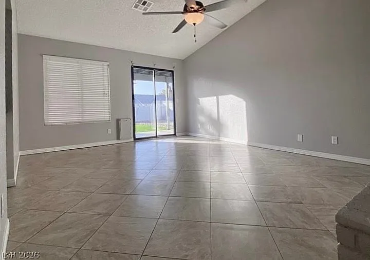 718 Skipjack Dr — Photo 14