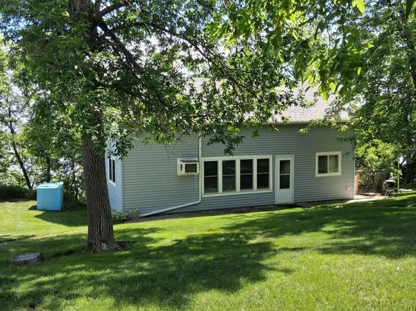 307 Sandy Beach Rd, Jamestown, ND 58401