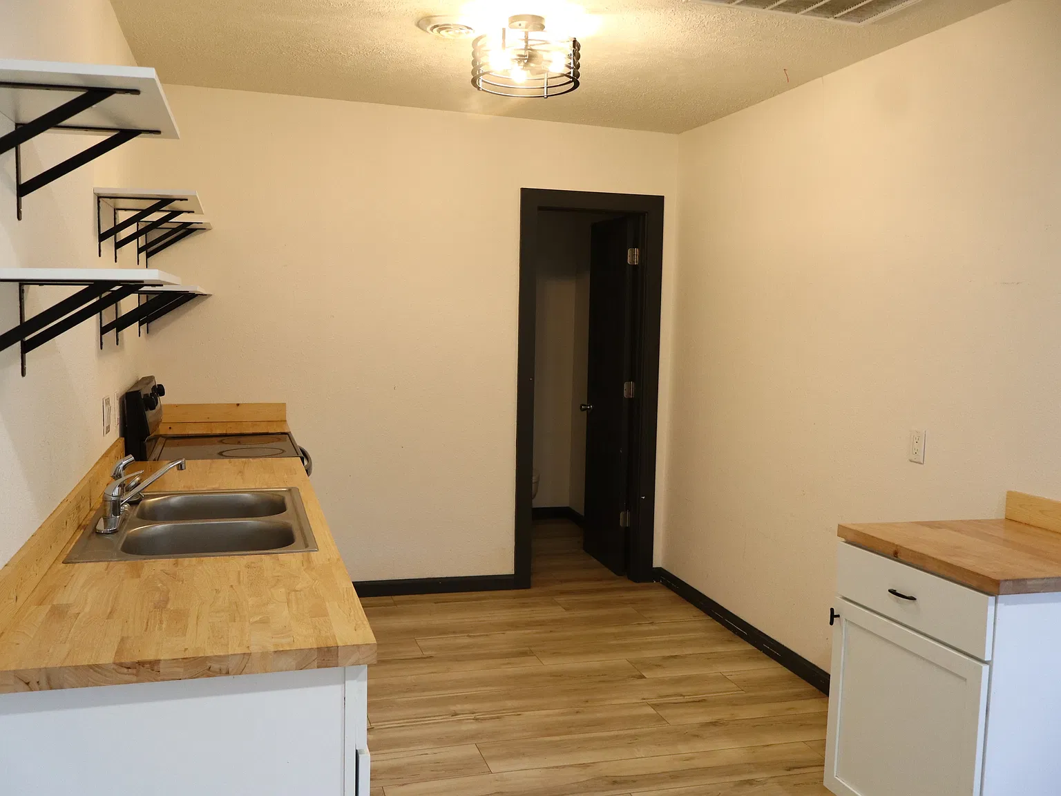 2147 North Newton Avenue - 1 — Photo 3