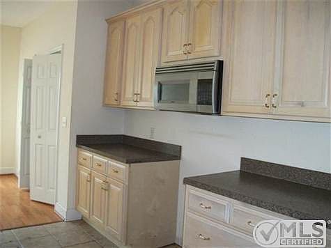 3rd image of 75 Foxfire Ct #X