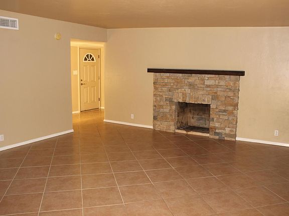 5th image of 8128 E Holmes Pl