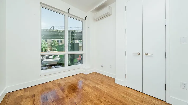 Rented by Nooklyn NYC LLC | media 59