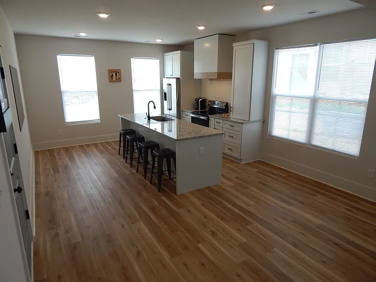 233 Marshland Ln — Photo 6