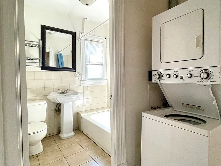824 Lowry Ave NE #2 — Photo 6