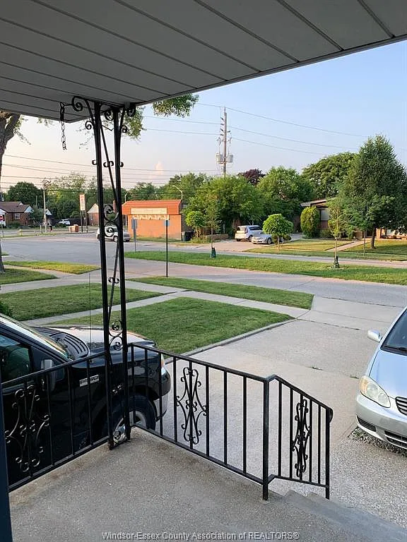 5 bed, $1,500 — Photo 4