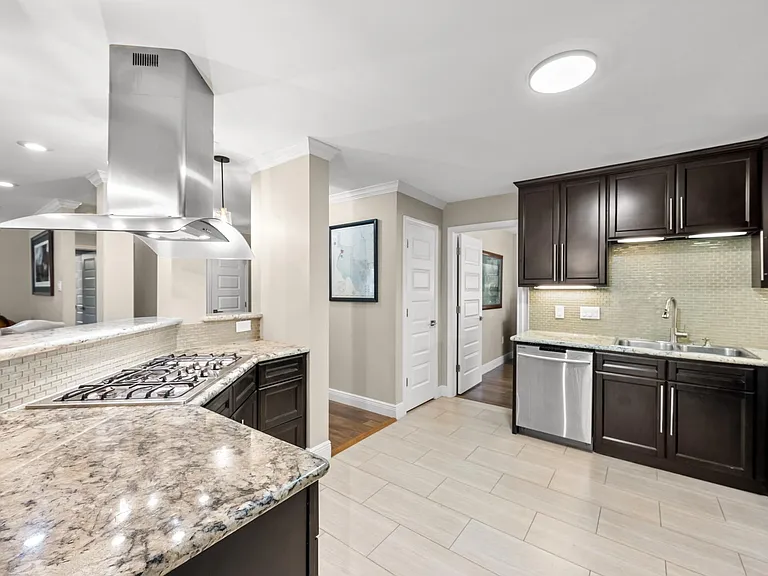 43 Hickory Oak Dr — Photo 16
