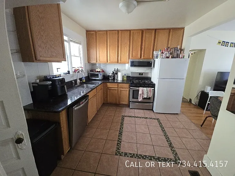 502 Benjamin St #502 — Photo 3