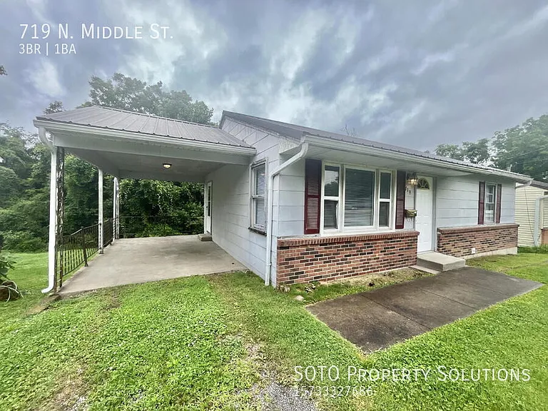 719 N Middle St — Photo 2