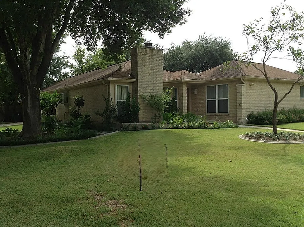 3 bed, 1722 sqft, $1,779 — Photo 1