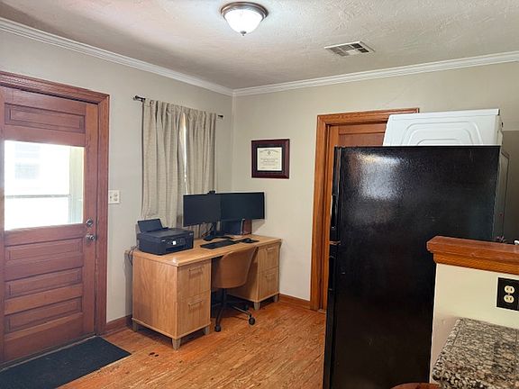 4th image of 1319 W 9th Ave