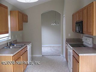 4th image of 1928 Valley Crossing Dr