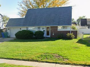 23 Mintleaf Rd, Levittown, PA 19056