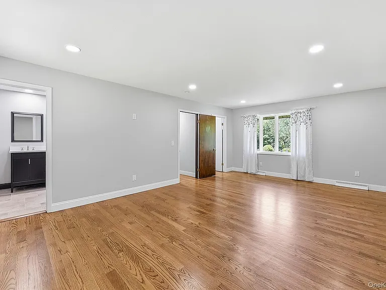 475 N Riverside Rd — Photo 34