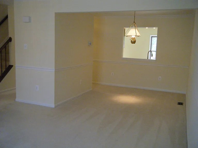 23 Rhodes Pl — Photo 4