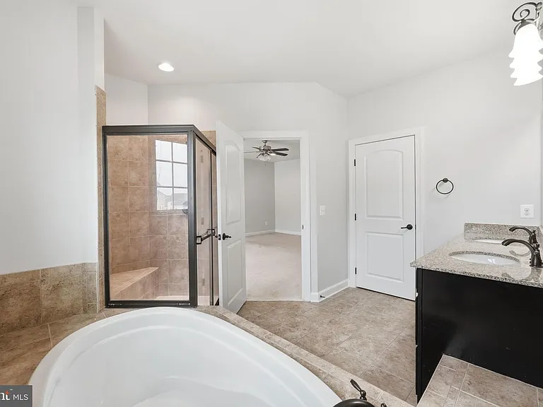 21253 Park Grove Ter — Photo 32