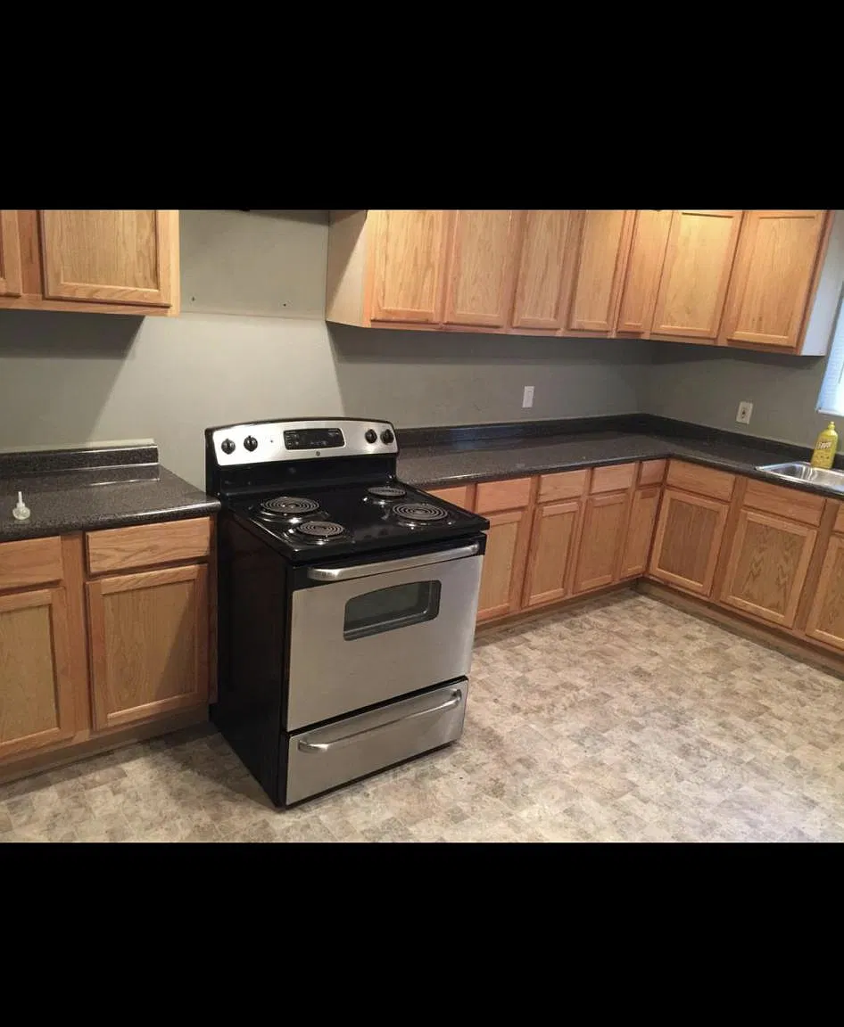 32 Russell Rd — Photo 3