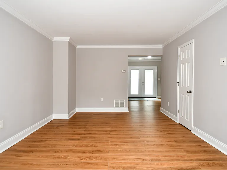 Living Room - 4