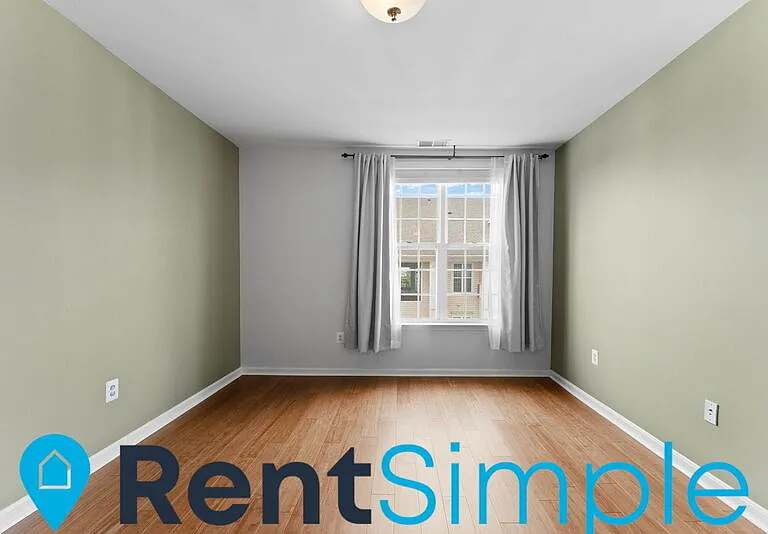 21210 McFadden Sq #402 — Photo 16