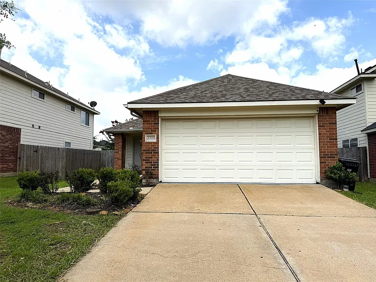 4719 Cypress Dawn Ln — Photo 1