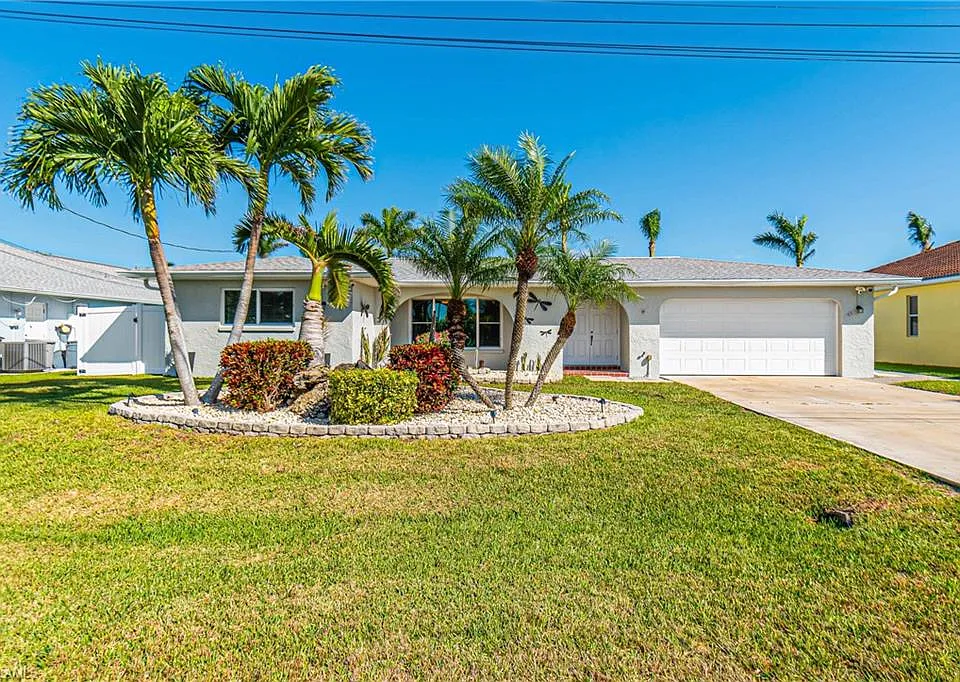 229 SE 29th Ter