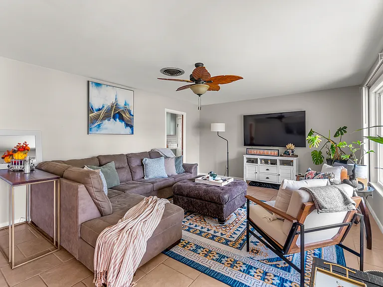 806 Florida Ave — Photo 15